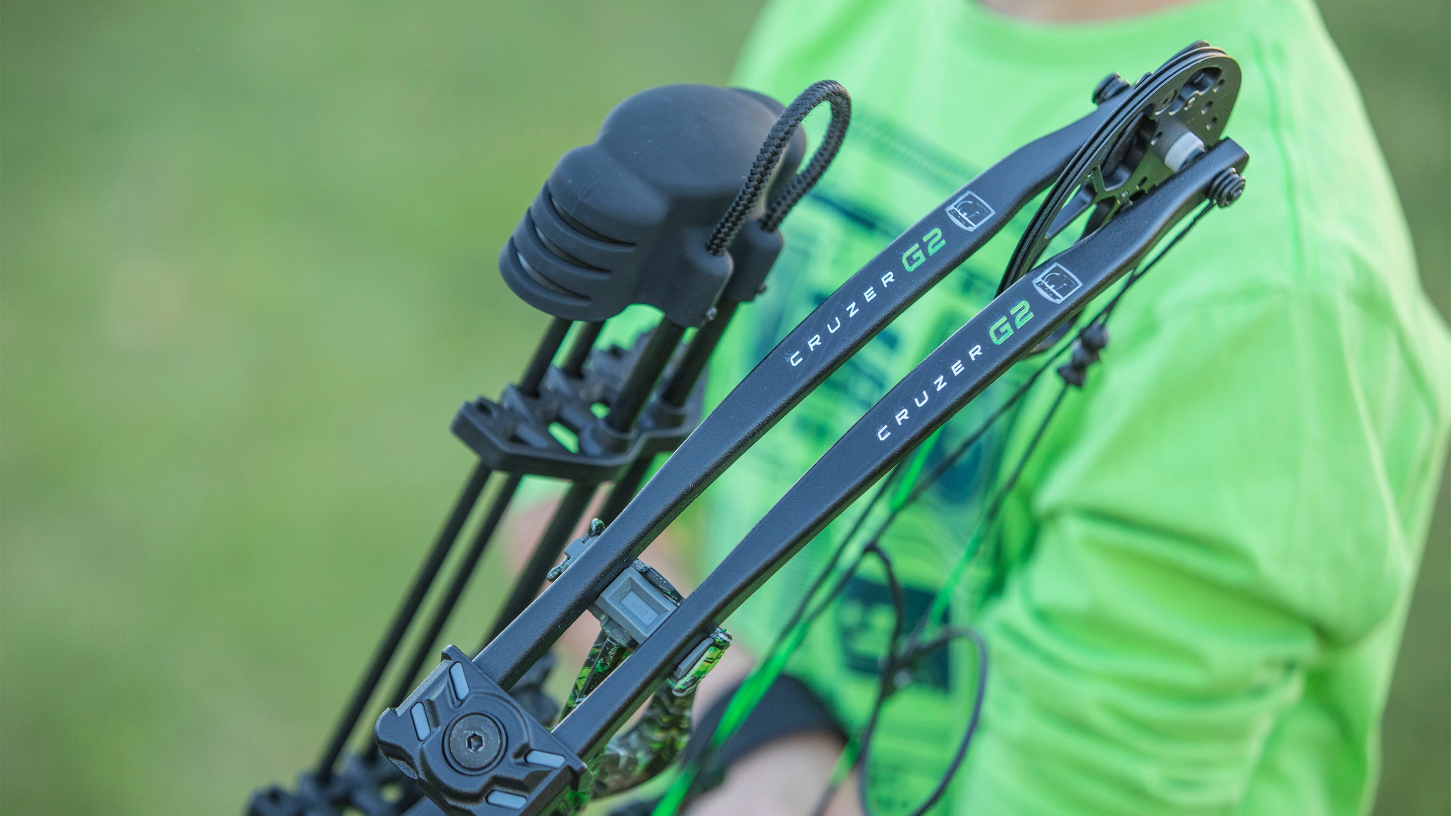 The Best Beginner Compound Bow by Outdoor Life – Bear Archery